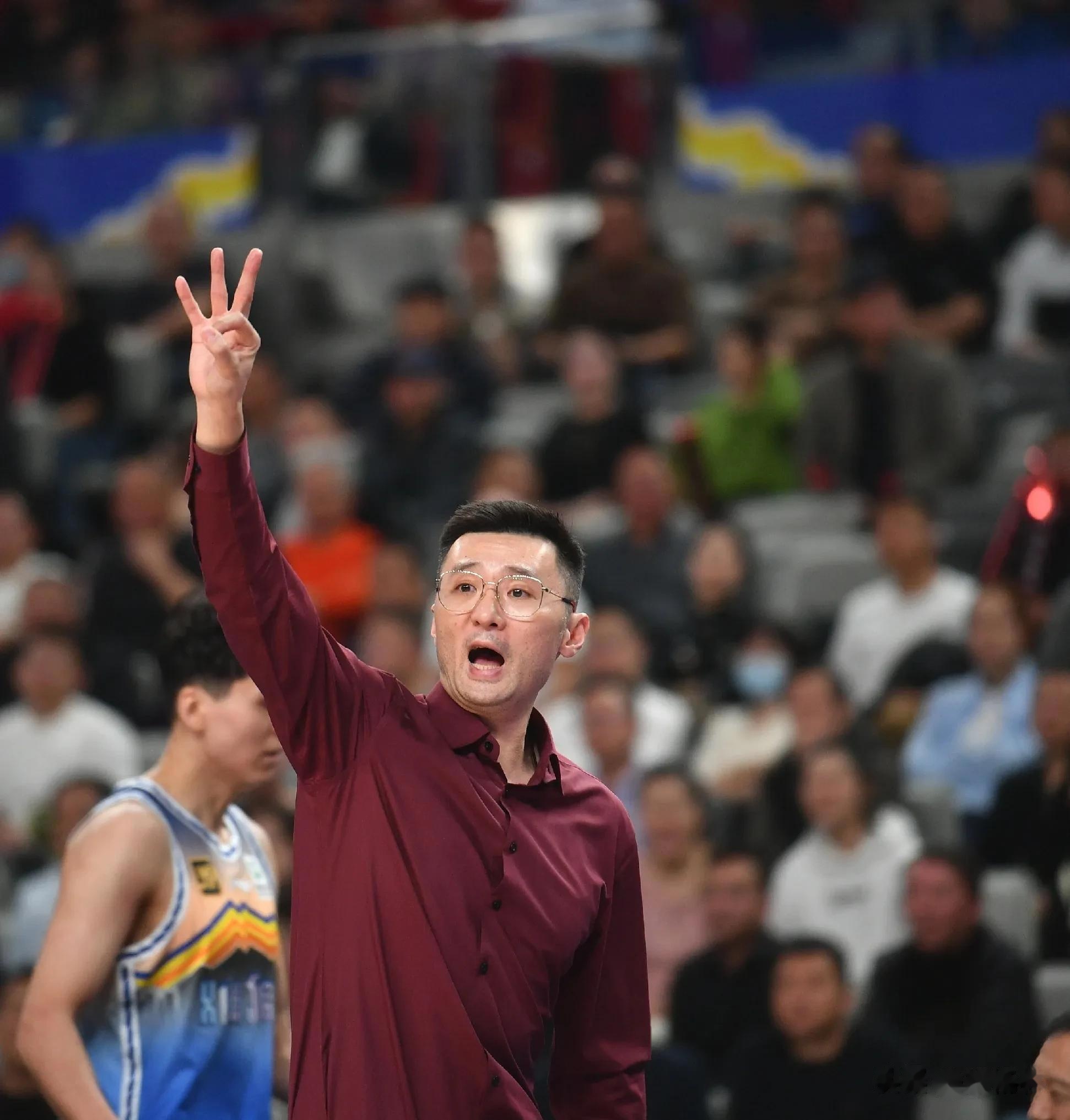 aoa体育视频-包含新疆男篮教练组集思广益备战决赛，谨慎出击！的词条
