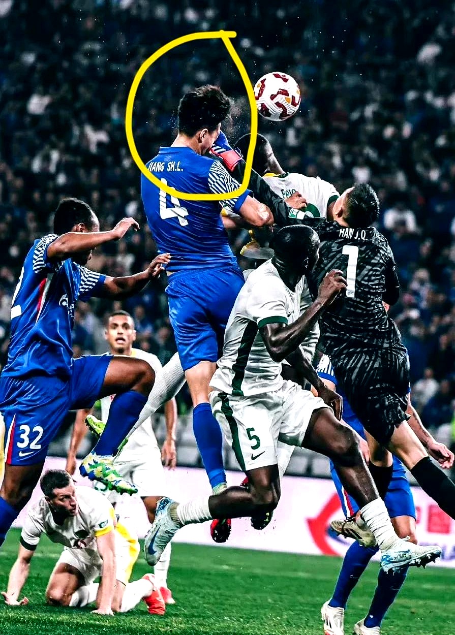 aoa体育直播-一场比赛引发球迷观点分歧，领先球队却败局收场的简单介绍