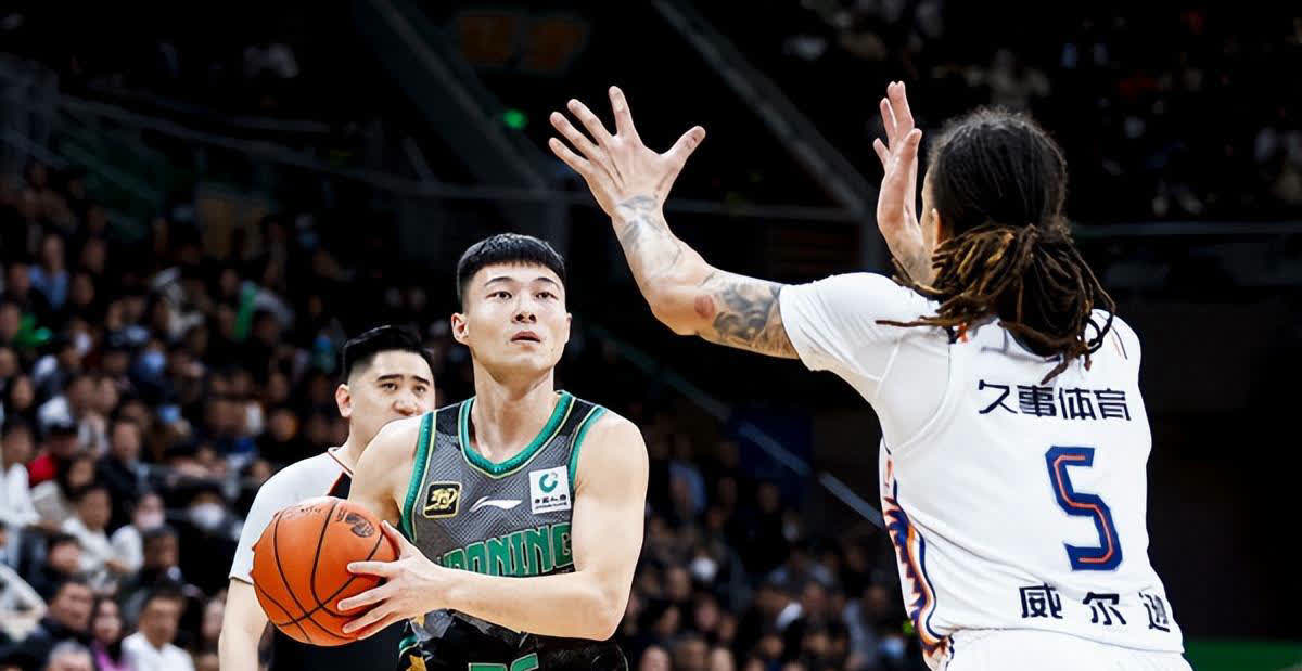 篮球职业联赛表现不俗,球员实力逐渐展现的简单介绍 篮球职业联赛表现不俗,球员实力逐渐展现的简单介绍