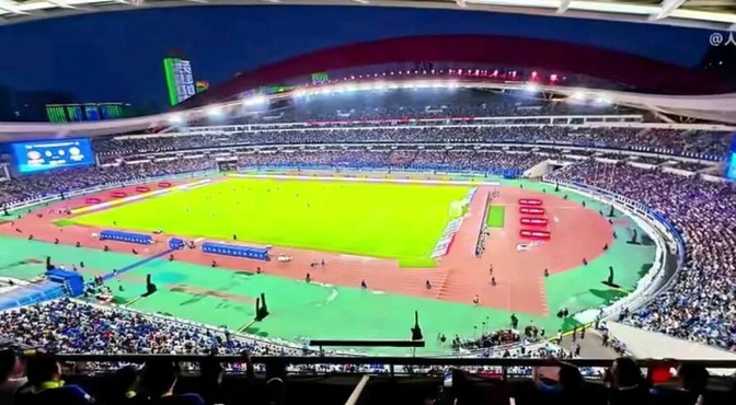 赛事精彩程度令人称赞,观众反响热烈 赛事精彩程度令人称赞,观众反响热烈