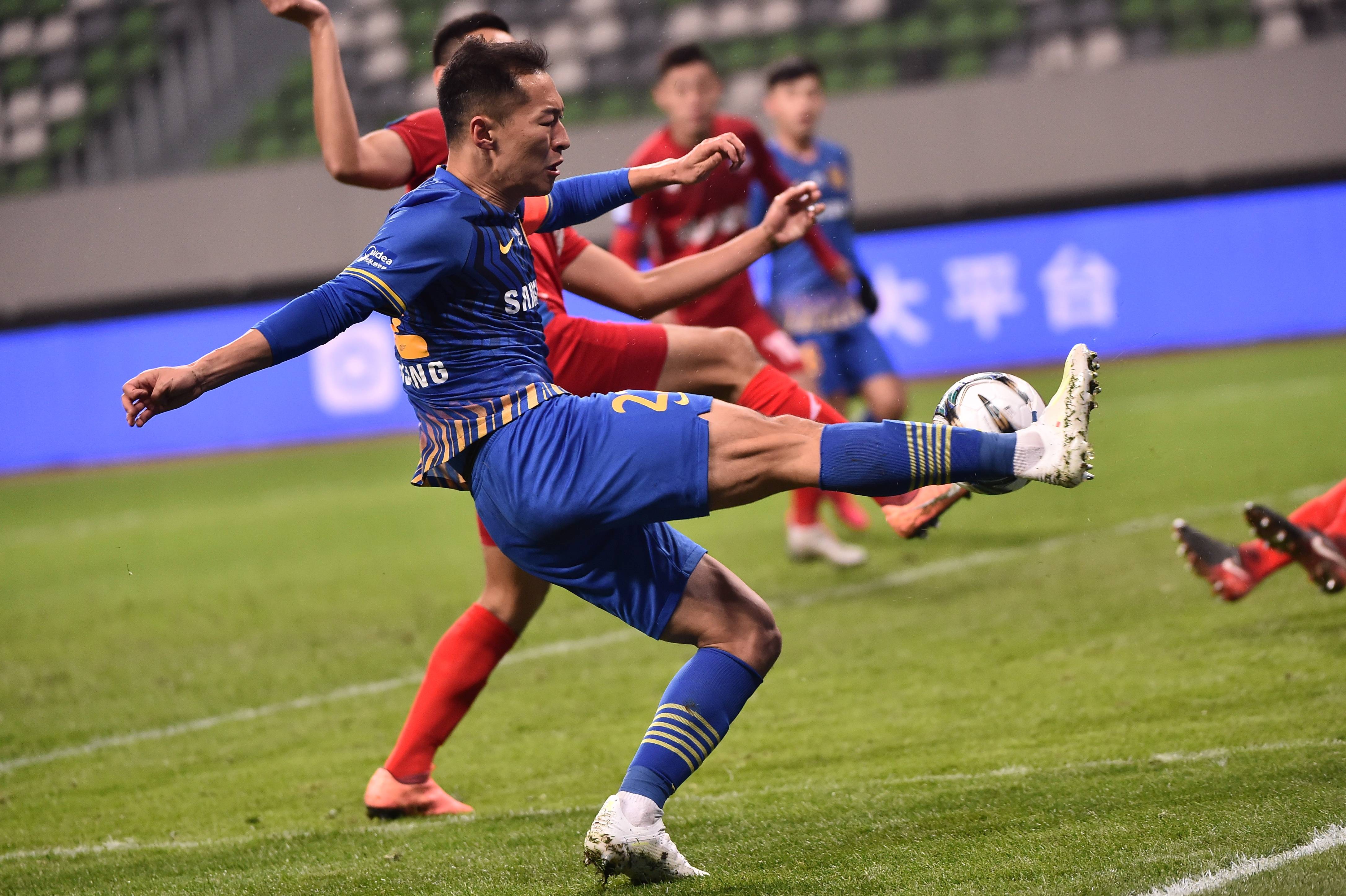 苏宁易购客场战平江苏苏宁,保持不败战绩 苏宁易购客场战平江苏苏宁,保持不败战绩