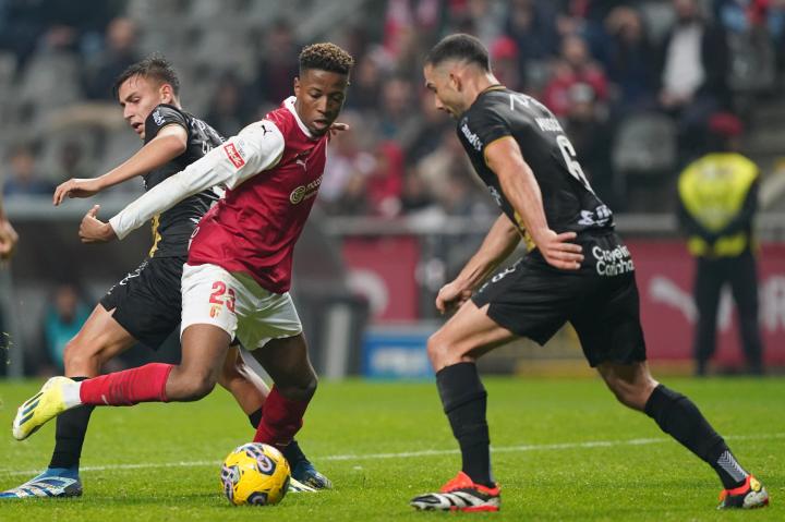 aoa体育馆-包含葡萄牙超级联赛：本菲卡对波尔图的词条