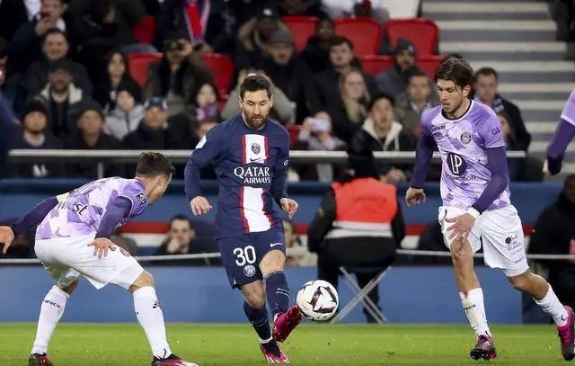 马赛加大净胜球优势,稳坐榜首位置 马赛加大净胜球优势,稳坐榜首位置