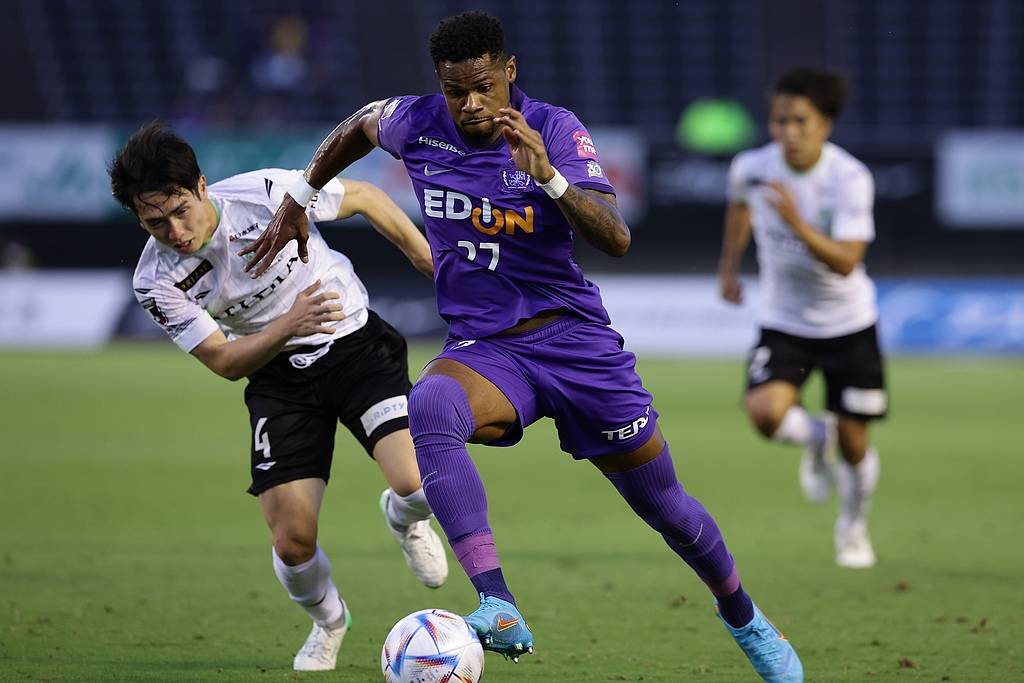 aoa体育馆-斯图加特新帅屡战屡胜，球队士气高昂击败对手