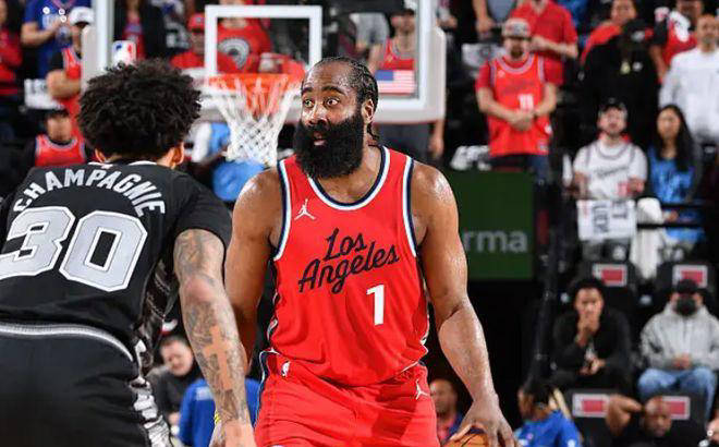 aoa体育官网-快船击败太阳，连续豪取五连胜