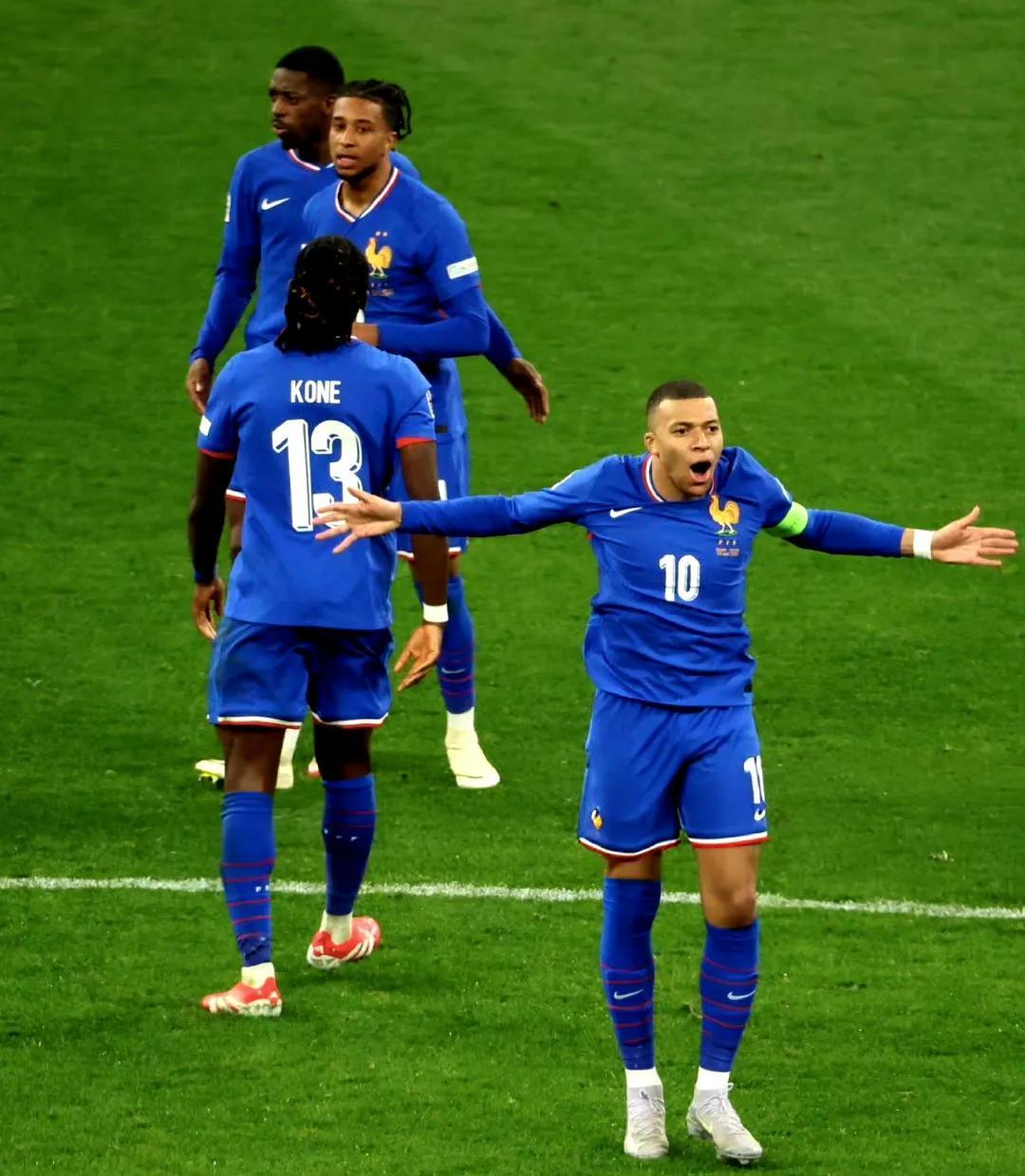 aoa体育课程-争冠激烈！热血沸腾欧国联赛